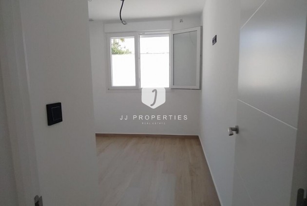 Tweedehands - Villa Penthouse -
Torrevieja - aguas nuevas