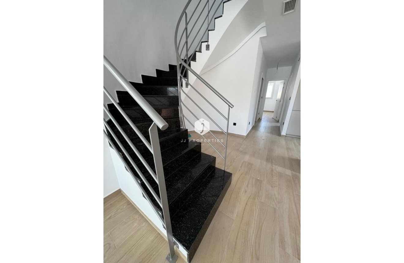 Tweedehands - Villa Penthouse -
Torrevieja - aguas nuevas