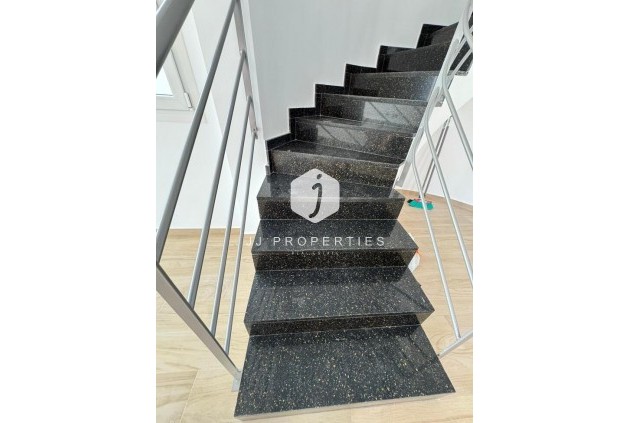 Tweedehands - Villa Penthouse -
Torrevieja - aguas nuevas