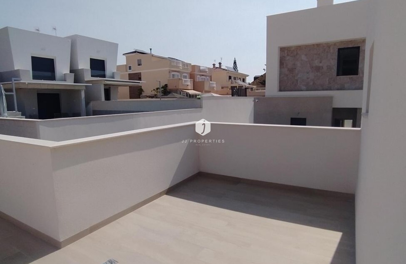 Tweedehands - Villa Penthouse -
Torrevieja - aguas nuevas