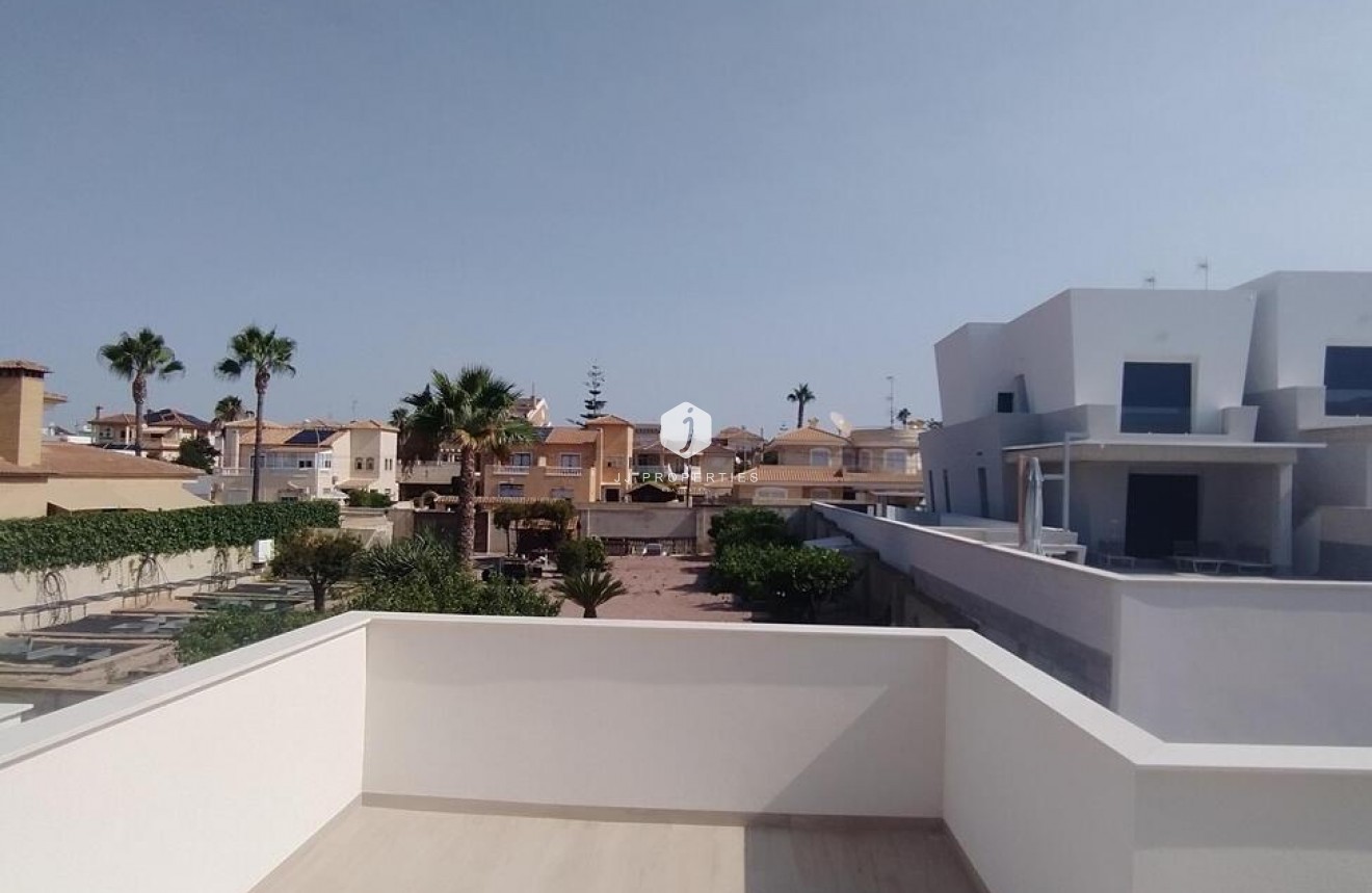 Tweedehands - Villa Penthouse -
Torrevieja - aguas nuevas