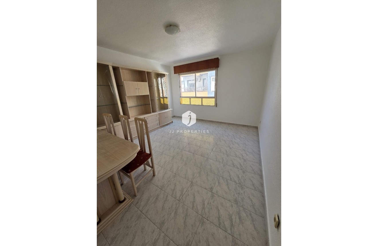 Tweedehands - Appartement / flat -
Torrevieja - Las Piscinas Naturales