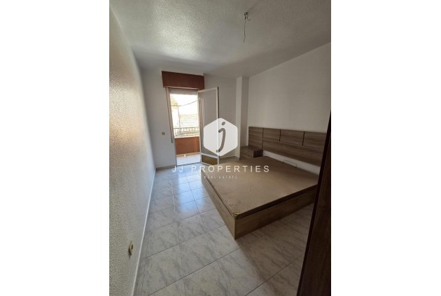 Tweedehands - Appartement / flat -
Torrevieja - Las Piscinas Naturales