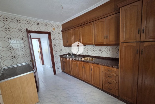 Tweedehands - Appartement / flat -
Torrevieja - Las Piscinas Naturales