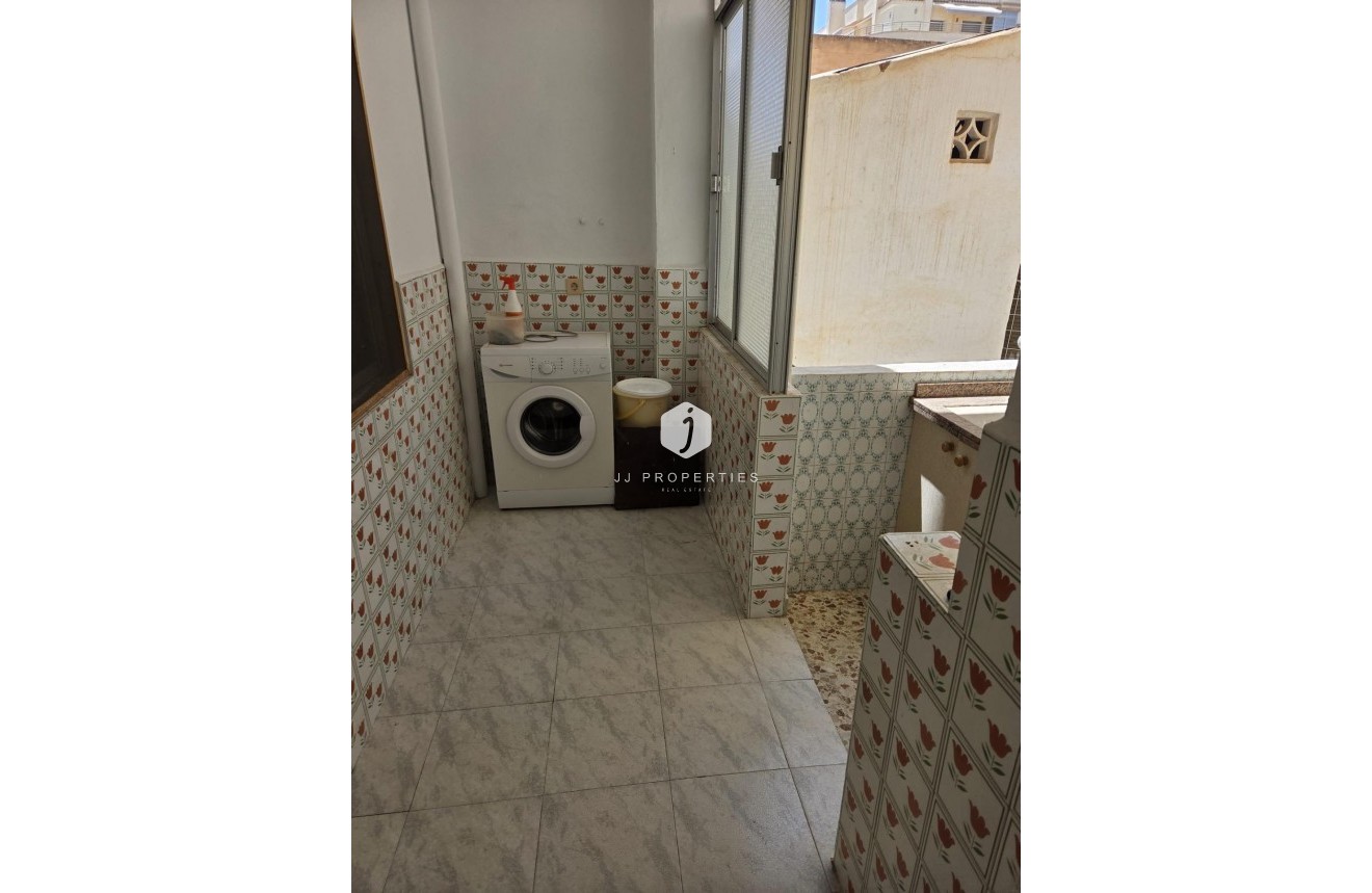 Tweedehands - Appartement / flat -
Torrevieja - Las Piscinas Naturales