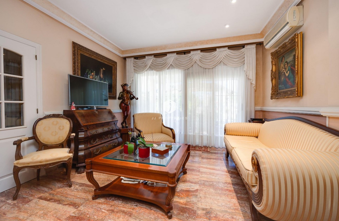 Tweedehands - Villa -
Torrevieja - aguas nuevas