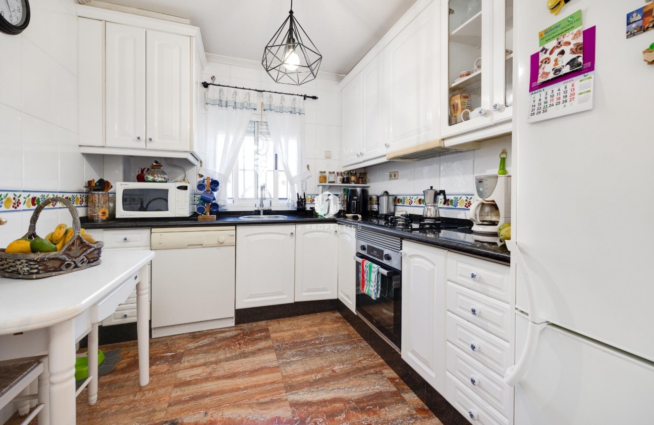 Tweedehands - Villa -
Torrevieja - aguas nuevas