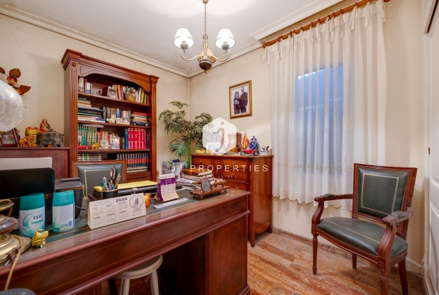 Tweedehands - Villa -
Torrevieja - aguas nuevas