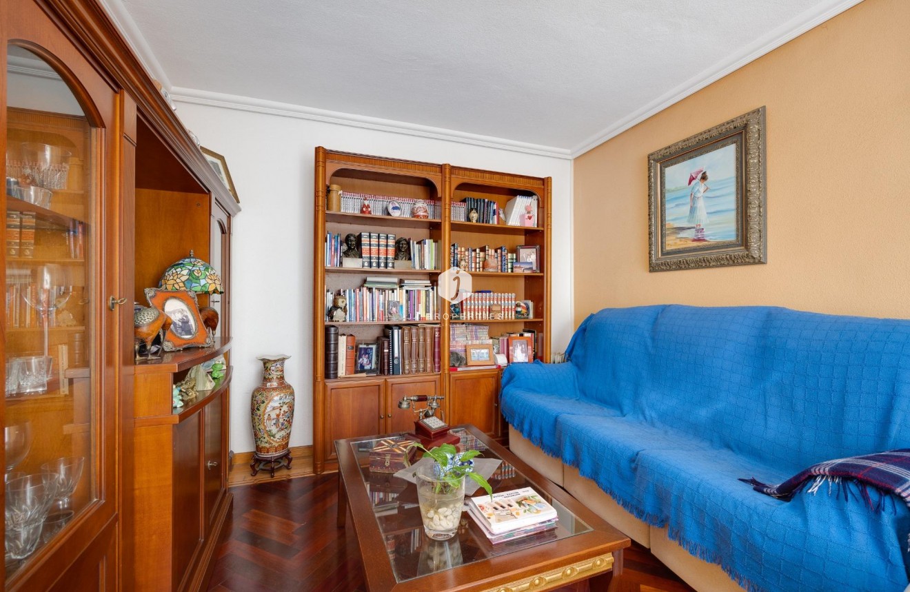 Tweedehands - Villa -
Torrevieja - aguas nuevas