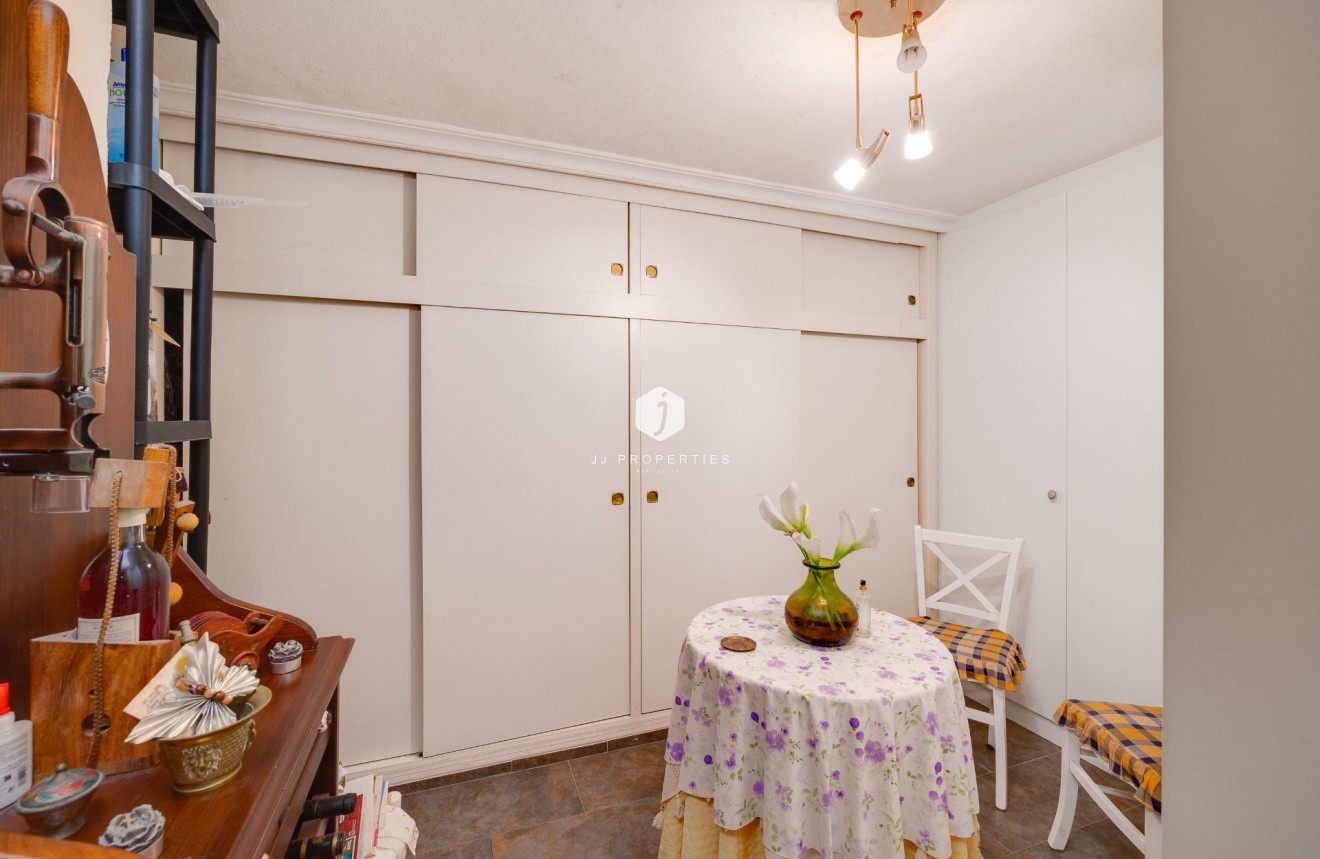 Tweedehands - Villa -
Torrevieja - aguas nuevas