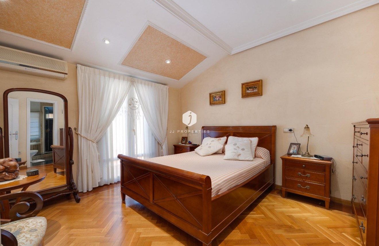 Tweedehands - Villa -
Torrevieja - aguas nuevas