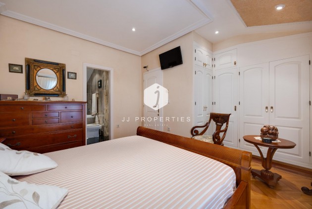 Tweedehands - Villa -
Torrevieja - aguas nuevas