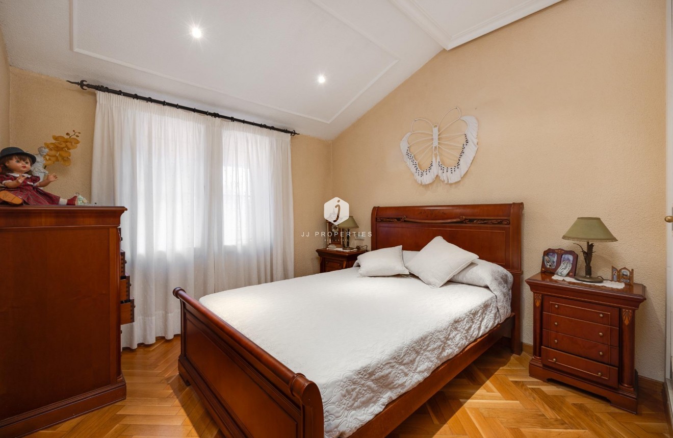 Tweedehands - Villa -
Torrevieja - aguas nuevas