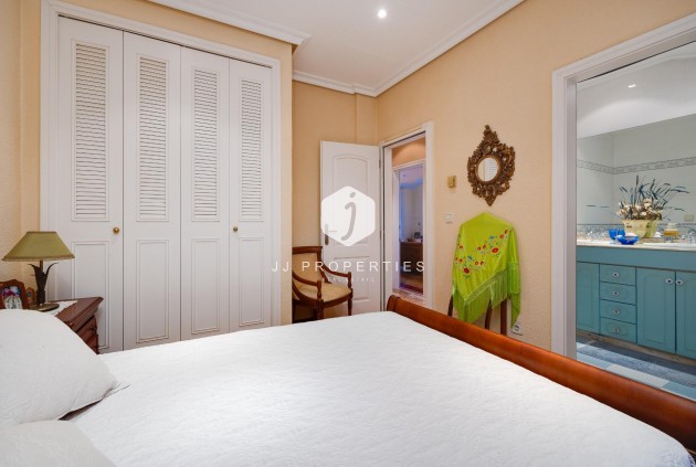 Tweedehands - Villa -
Torrevieja - aguas nuevas