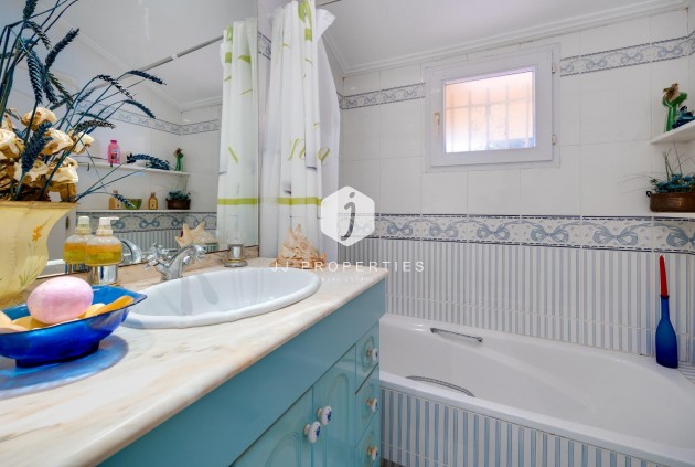 Tweedehands - Villa -
Torrevieja - aguas nuevas