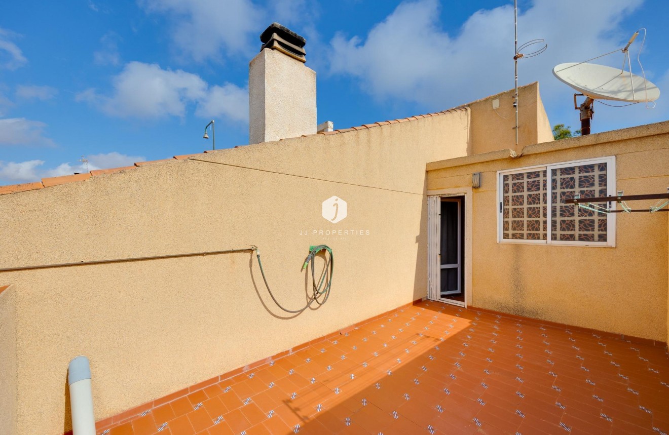 Tweedehands - Villa -
Torrevieja - aguas nuevas