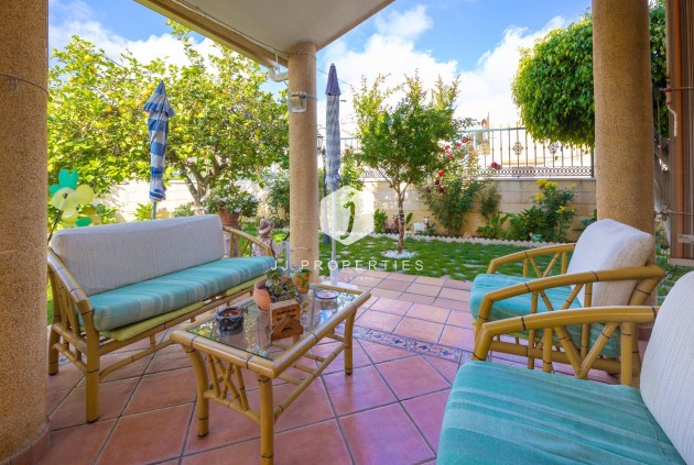 Tweedehands - Villa -
Torrevieja - aguas nuevas