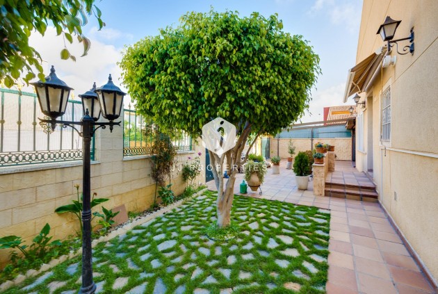 Tweedehands - Villa -
Torrevieja - aguas nuevas