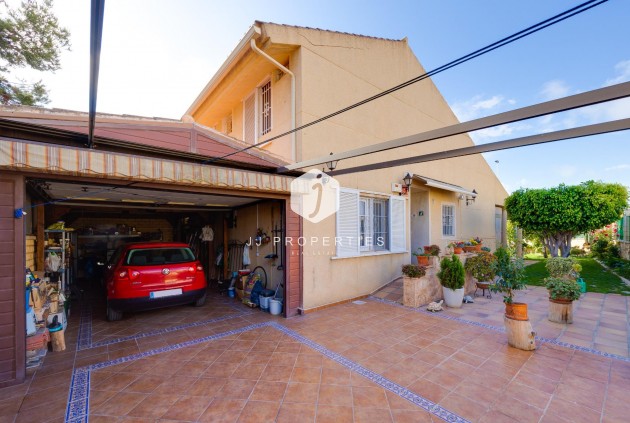 Tweedehands - Villa -
Torrevieja - aguas nuevas