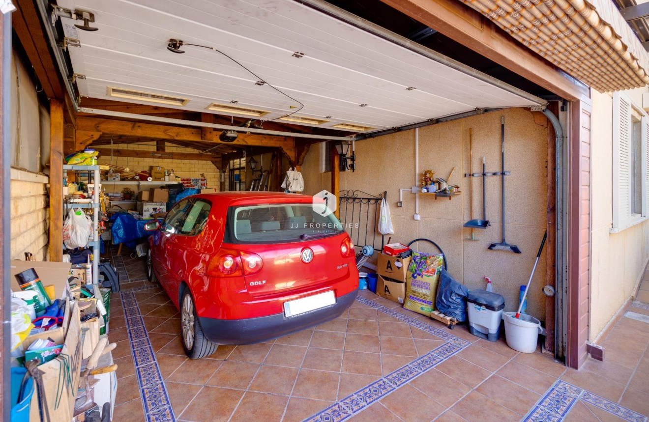 Tweedehands - Villa -
Torrevieja - aguas nuevas