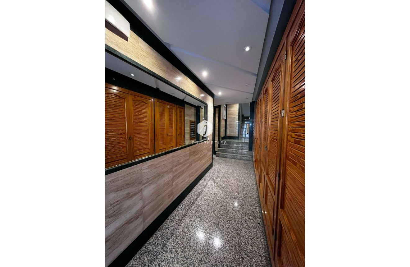 Tweedehands - Appartement / flat -
Torrevieja - Costa Blanca