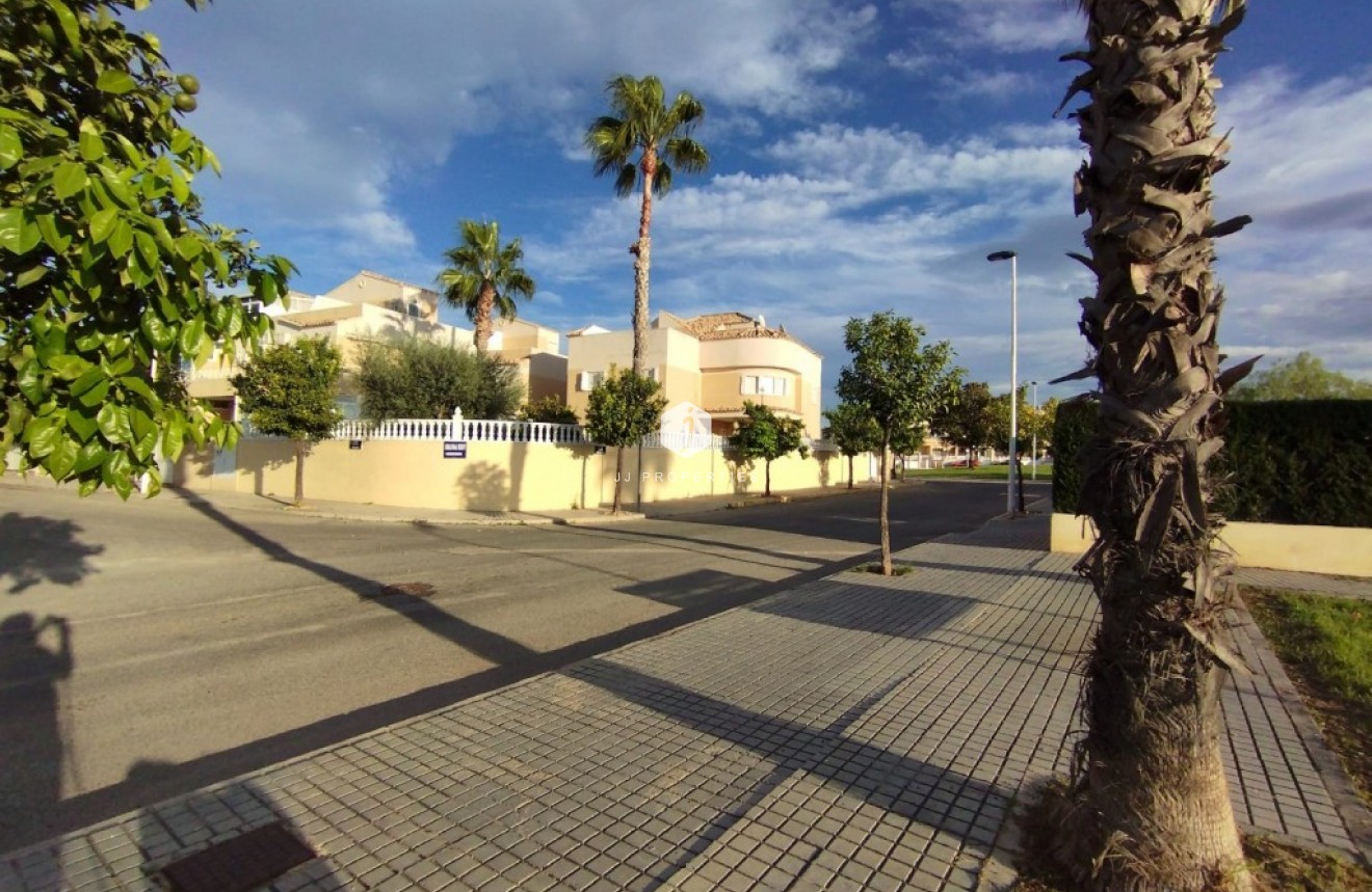 Tweedehands - Villa -
Torrevieja - Costa Blanca