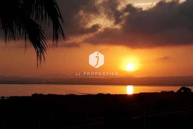 Tweedehands - Villa -
Torrevieja - Costa Blanca