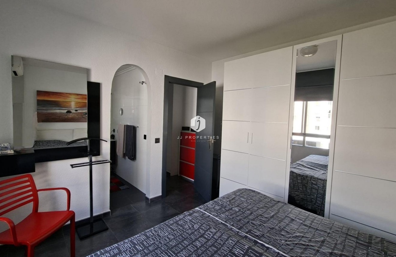Tweedehands - Appartement / flat -
Torrevieja - Acequion