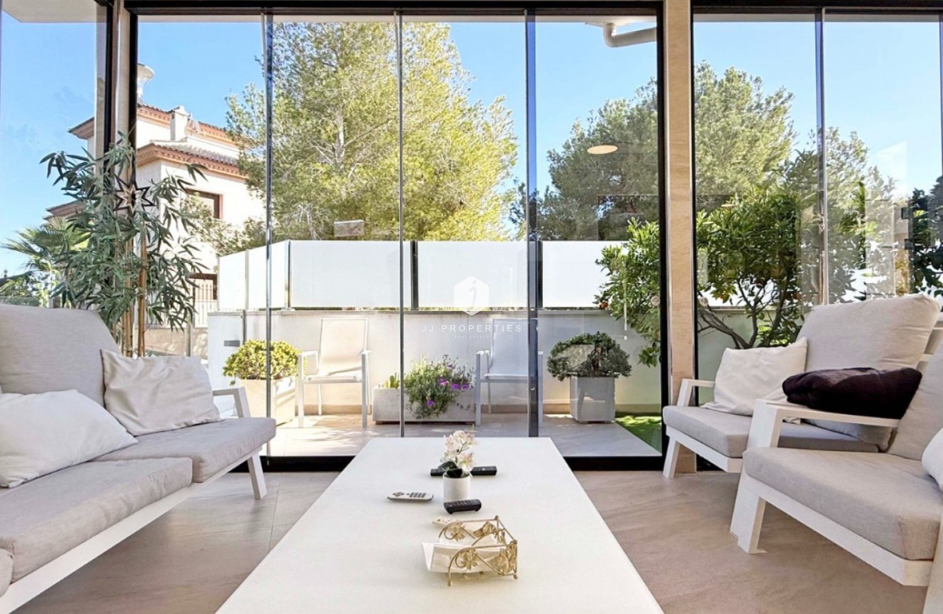 Tweedehands - Villa -
Orihuela Costa - Costa Blanca