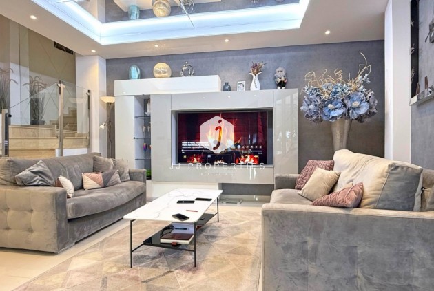 Tweedehands - Villa -
Orihuela Costa - Costa Blanca