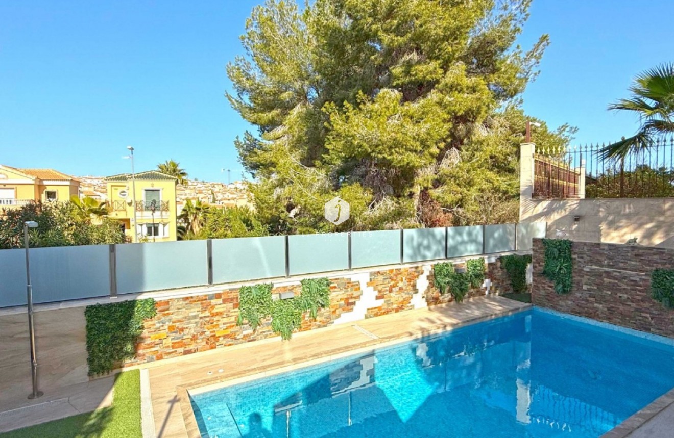 Tweedehands - Villa -
Orihuela Costa - Costa Blanca