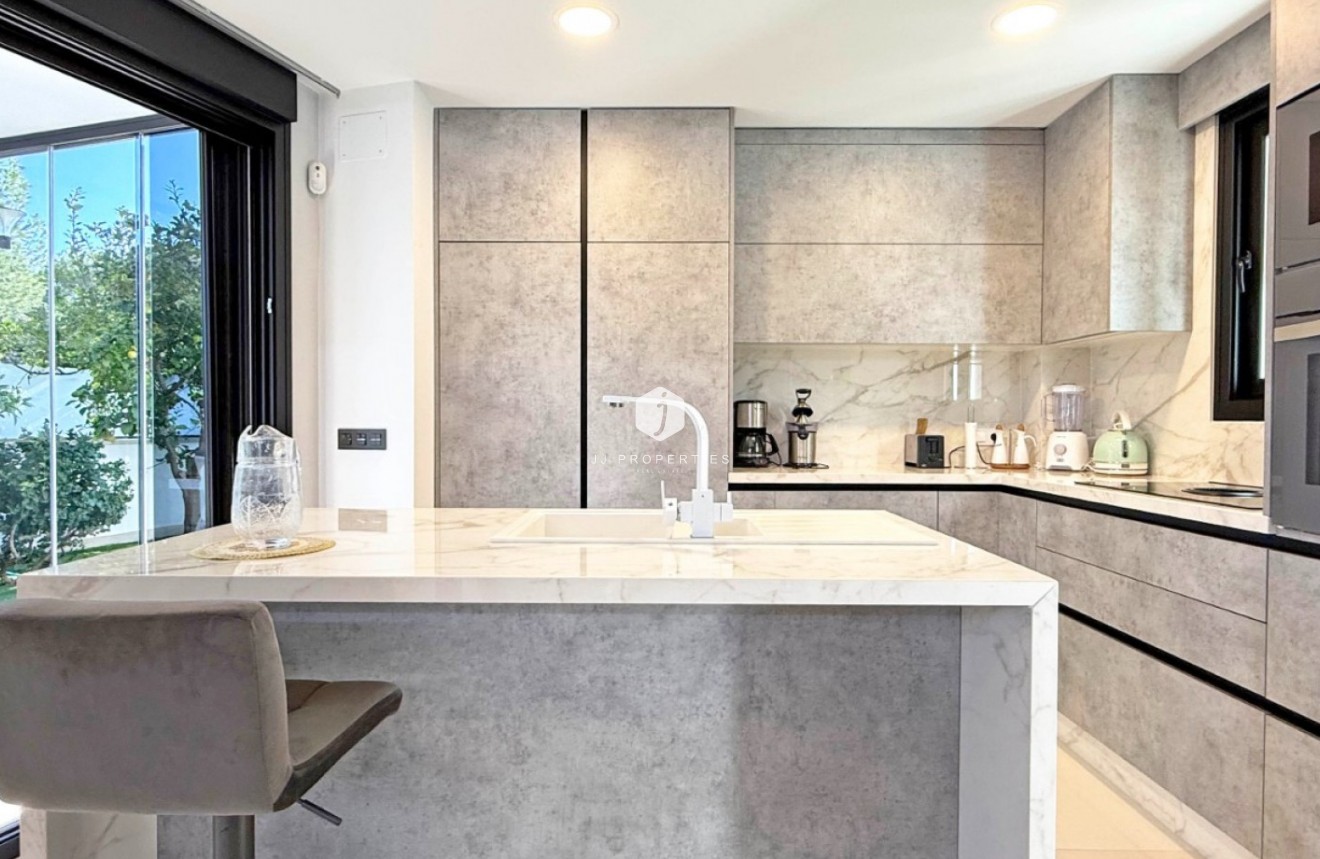 Tweedehands - Villa -
Orihuela Costa - Costa Blanca