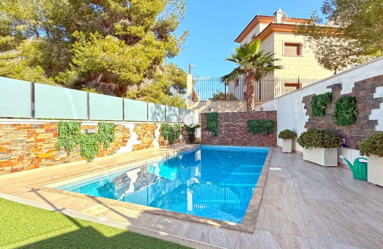 Tweedehands - Villa -
Orihuela Costa - Costa Blanca