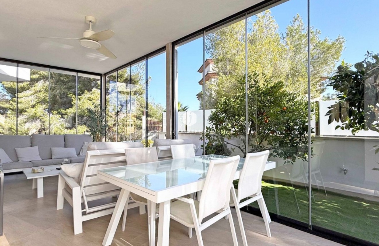 Tweedehands - Villa -
Orihuela Costa - Costa Blanca