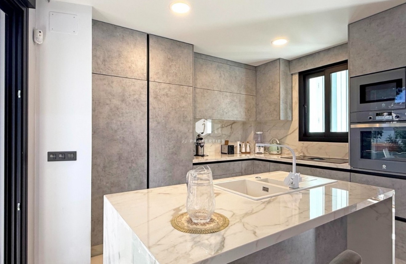 Tweedehands - Villa -
Orihuela Costa - Costa Blanca