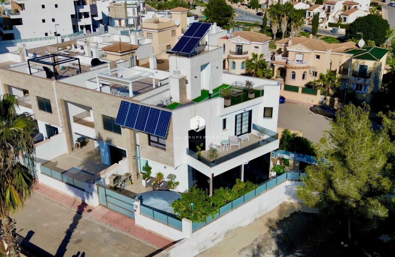 Tweedehands - Villa -
Orihuela Costa - Costa Blanca