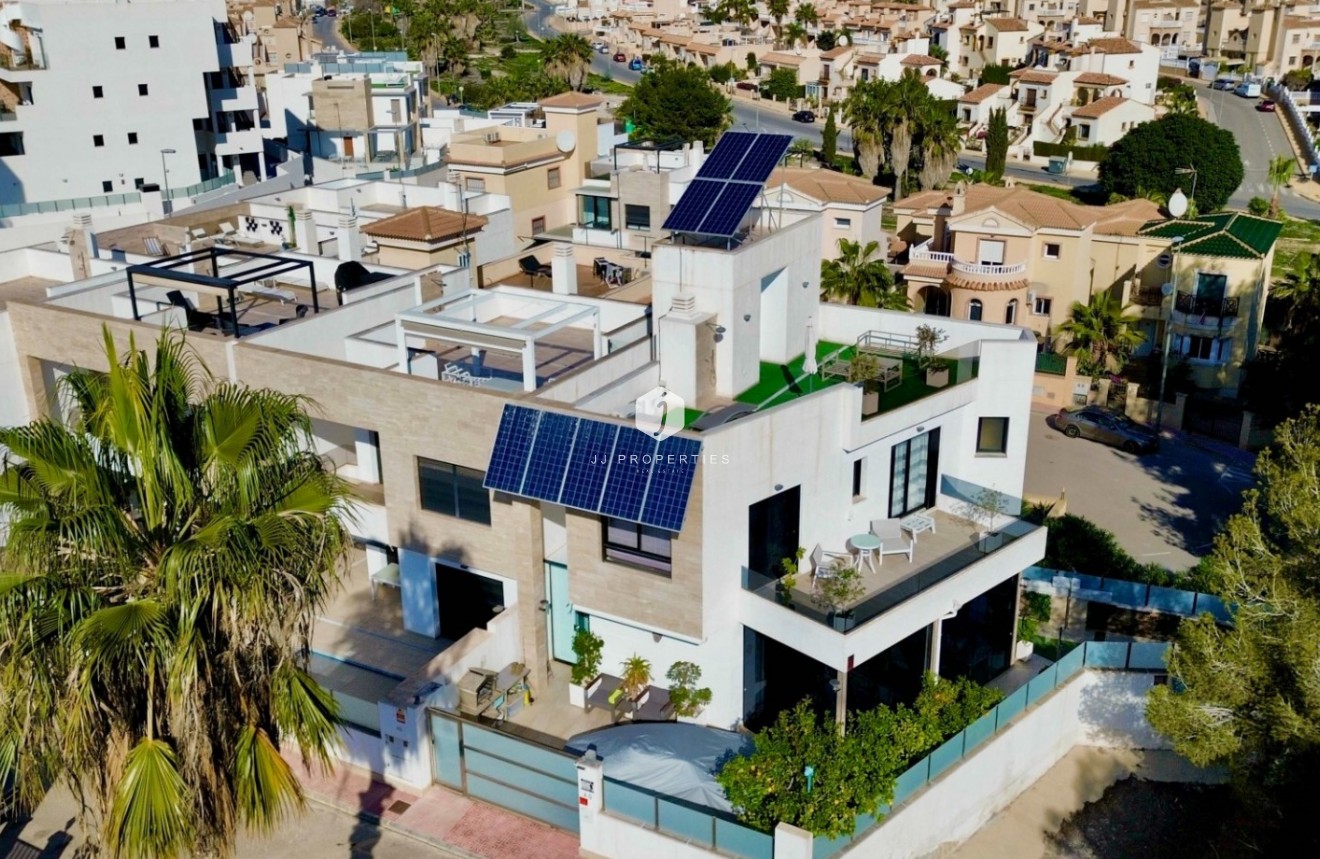 Tweedehands - Villa -
Orihuela Costa - Costa Blanca