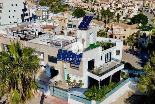 Tweedehands - Villa -
Orihuela Costa - Costa Blanca