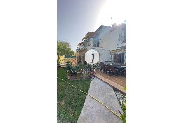 Tweedehands - Villa -
Orihuela Costa - Punta Prima