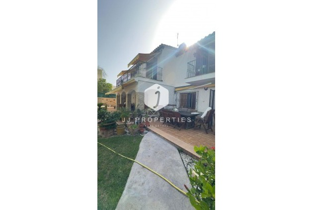 Tweedehands - Villa -
Orihuela Costa - Punta Prima