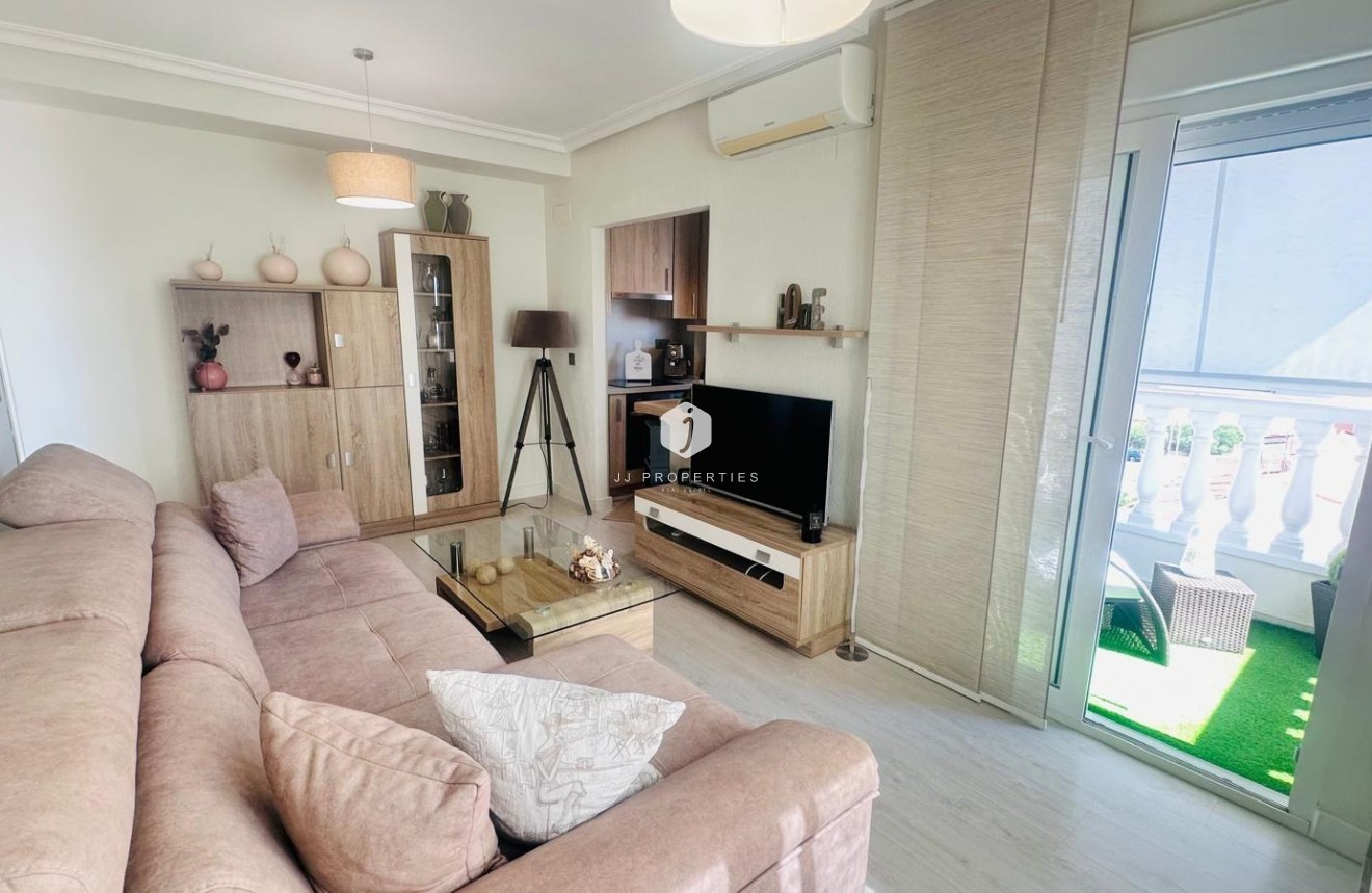 Z drugiej ręki - Mieszkanie w bloku -
Torrevieja - Nueva Torrevieja