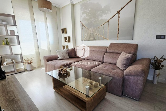 Z drugiej ręki - Mieszkanie w bloku -
Torrevieja - Nueva Torrevieja