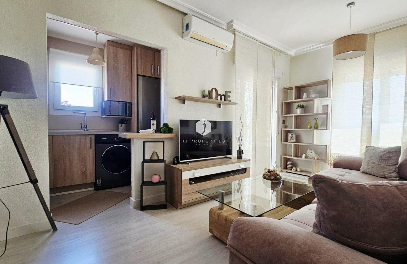 Z drugiej ręki - Mieszkanie w bloku -
Torrevieja - Nueva Torrevieja