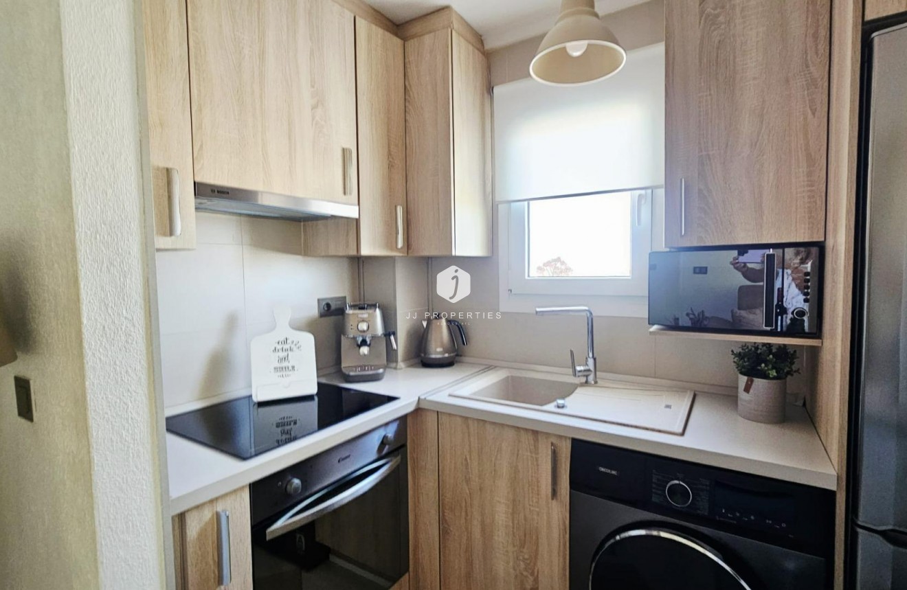 Z drugiej ręki - Mieszkanie w bloku -
Torrevieja - Nueva Torrevieja