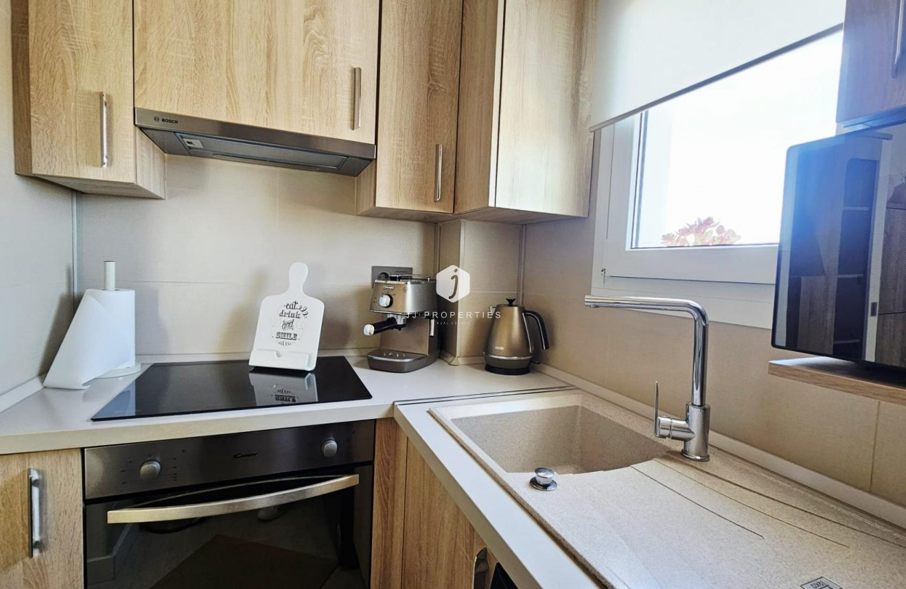 Z drugiej ręki - Mieszkanie w bloku -
Torrevieja - Nueva Torrevieja