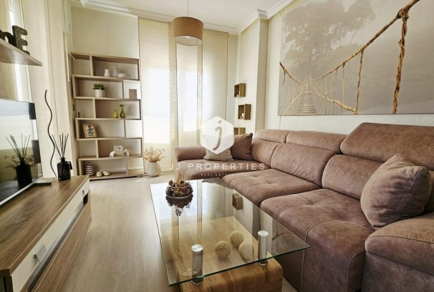 Z drugiej ręki - Mieszkanie w bloku -
Torrevieja - Nueva Torrevieja