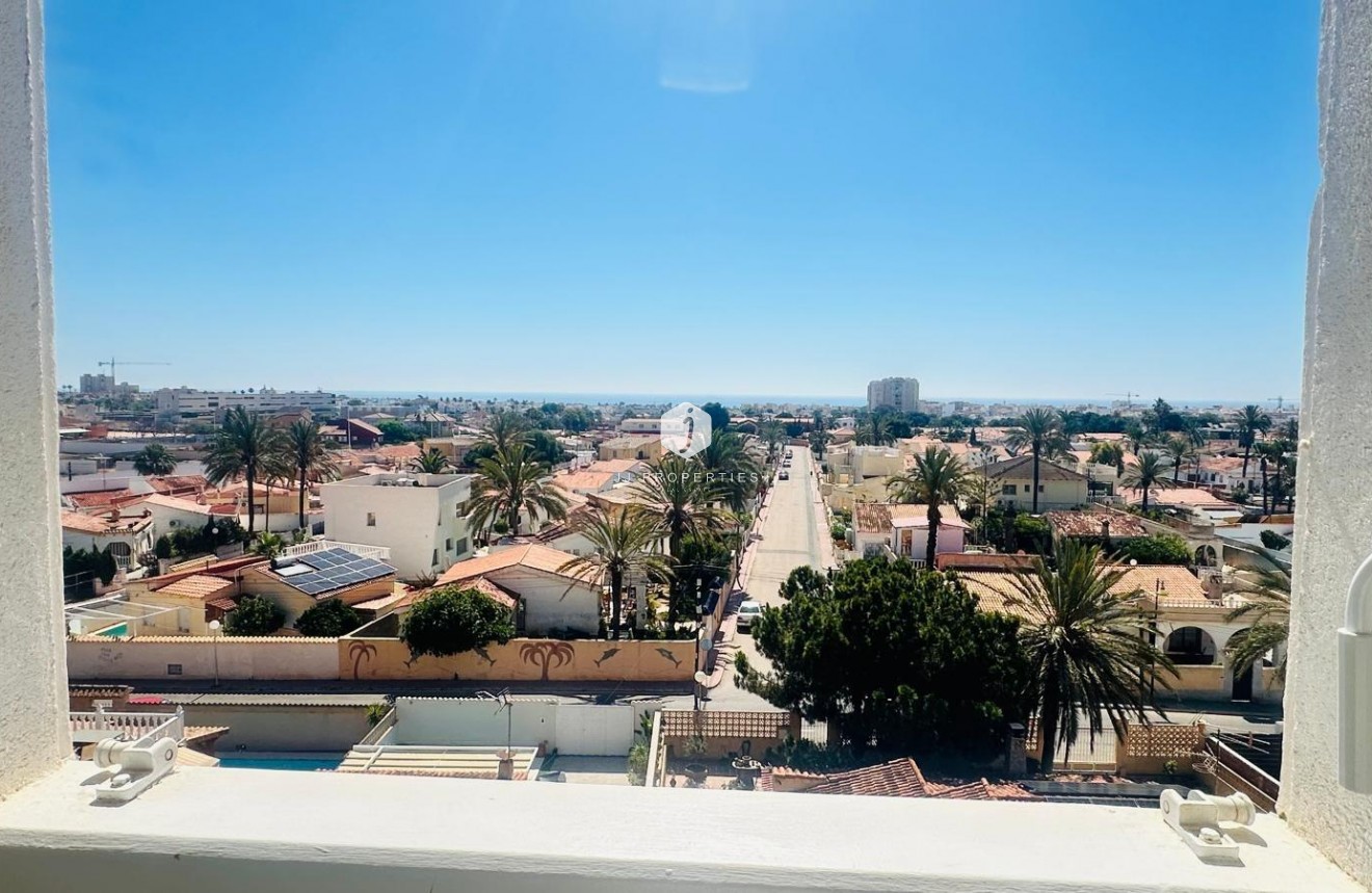 Z drugiej ręki - Mieszkanie w bloku -
Torrevieja - Nueva Torrevieja