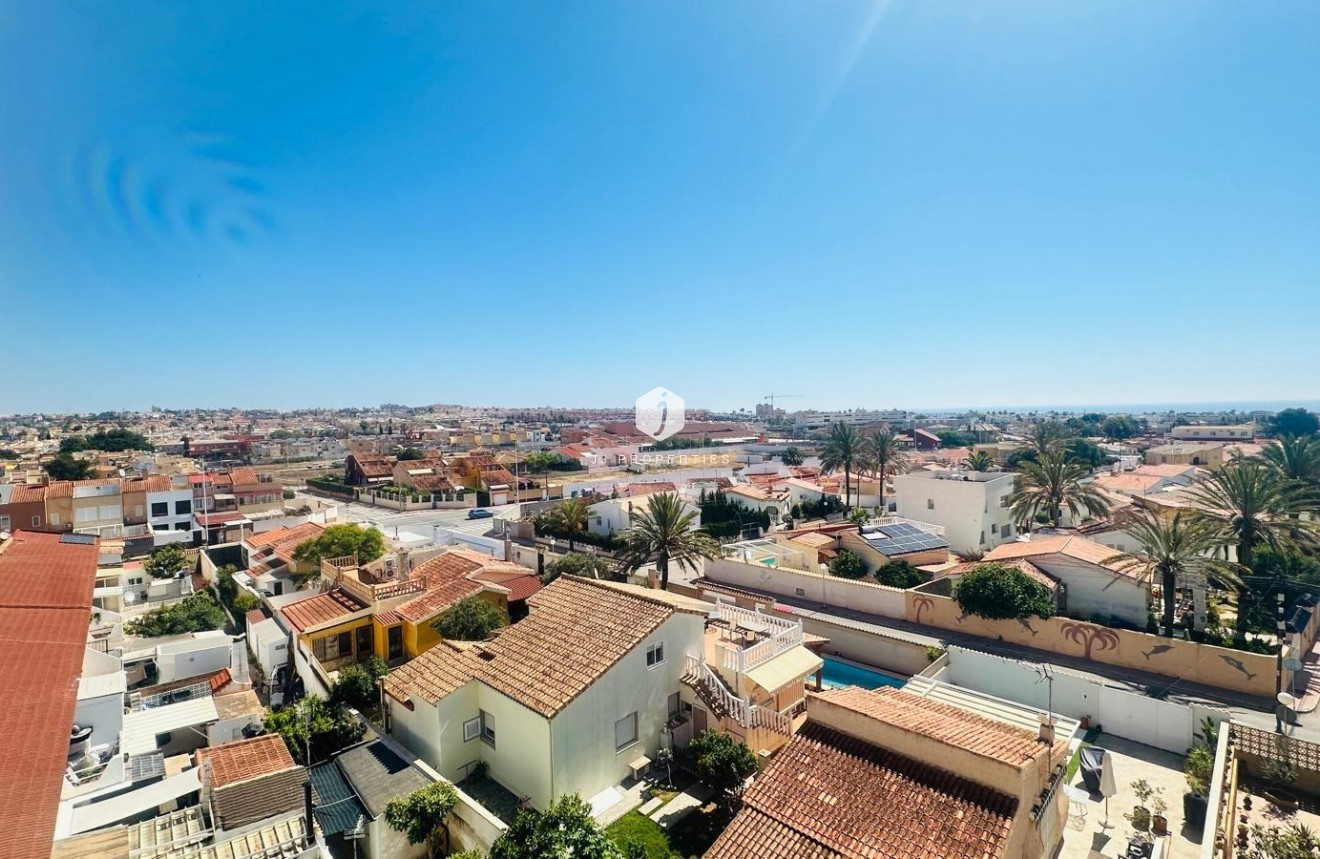 Z drugiej ręki - Mieszkanie w bloku -
Torrevieja - Nueva Torrevieja