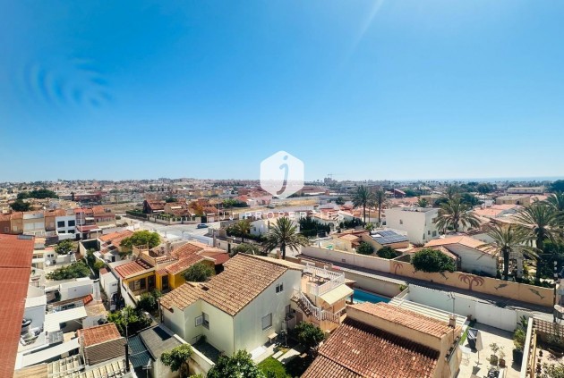 Z drugiej ręki - Mieszkanie w bloku -
Torrevieja - Nueva Torrevieja