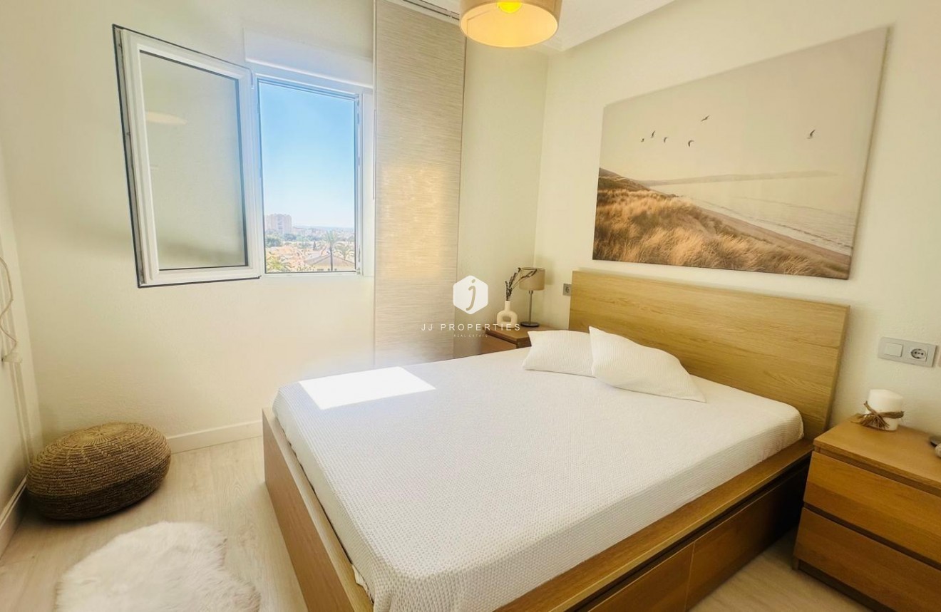 Z drugiej ręki - Mieszkanie w bloku -
Torrevieja - Nueva Torrevieja